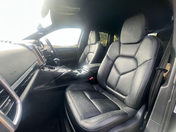 Used Porsche Cayenne 2011 for sale - 76225226: Photo 14