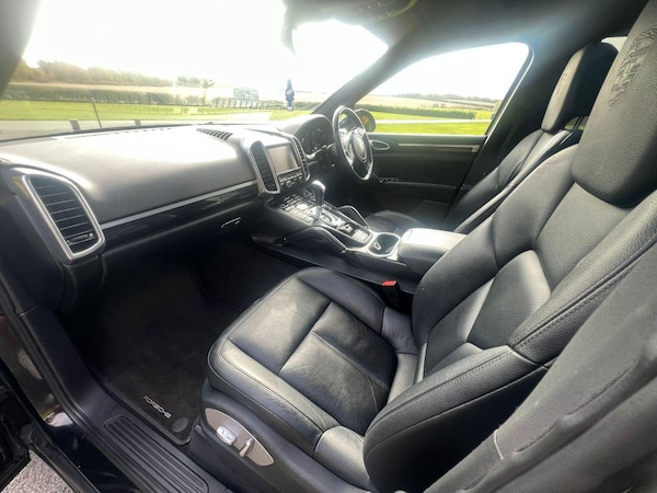 Used Porsche Cayenne 2011 for sale - 76225226: Photo 15