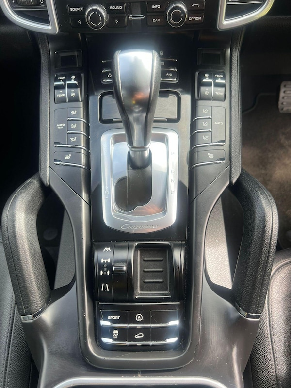Used Porsche Cayenne 2011 for sale - 76225226: Photo 27