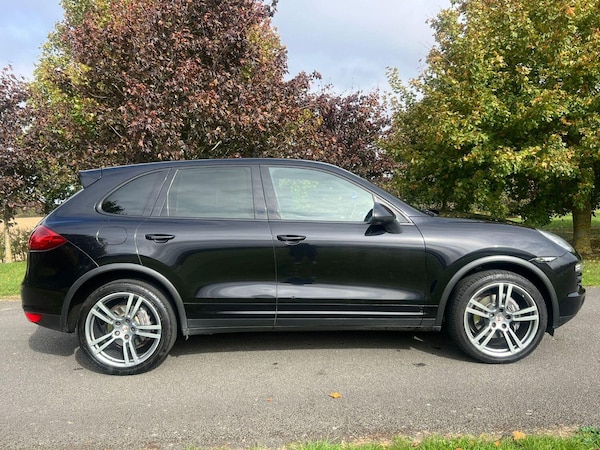 Used Porsche Cayenne 2011 for sale - 76225226: Photo 3