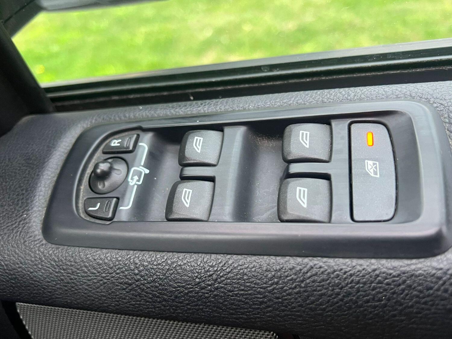 Used Land Rover Discovery 4 2015 for sale - 76149296: Photo 36