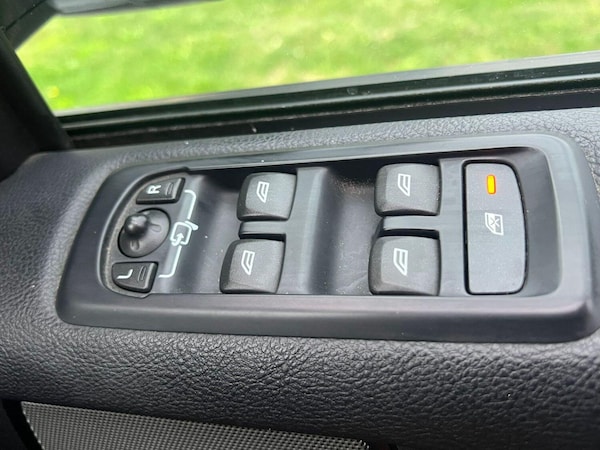 Used Land Rover Discovery 4 2015 for sale - 76149296: Photo 36