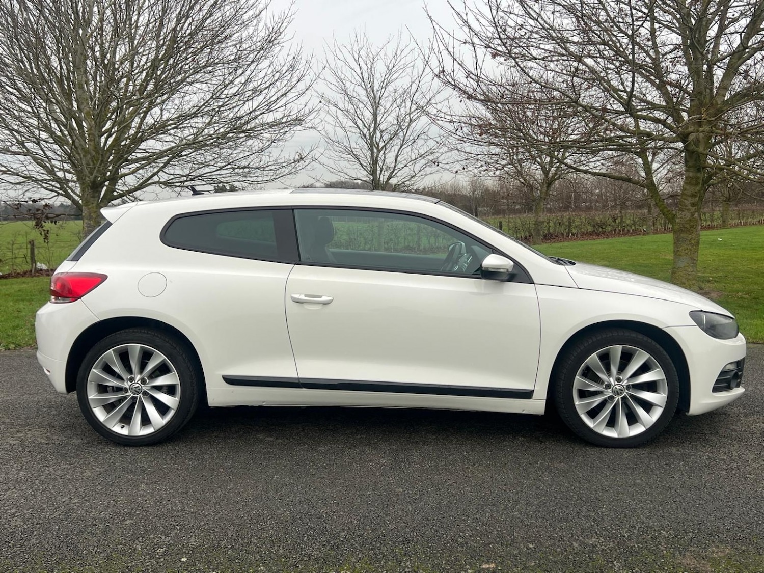 Used Volkswagen Scirocco 2010 for sale - 76979561: Photo 3