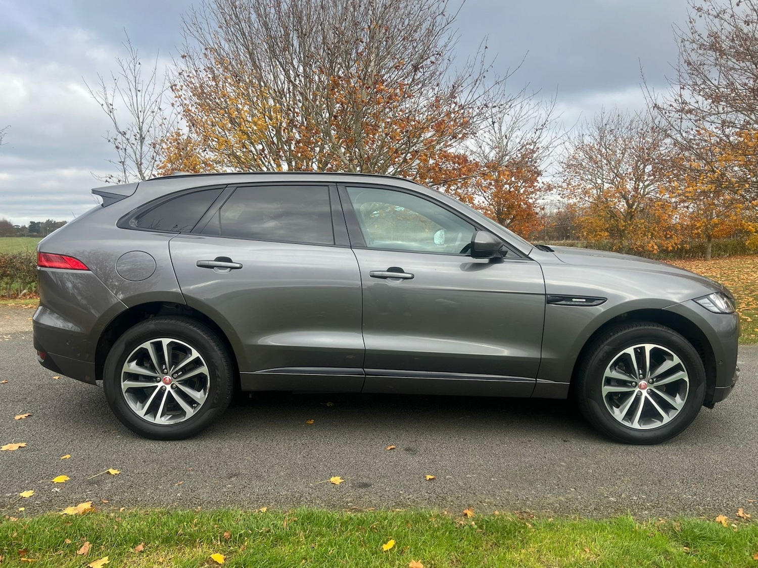 Used Jaguar F-Pace 2017 for sale - 76521126: Photo 3