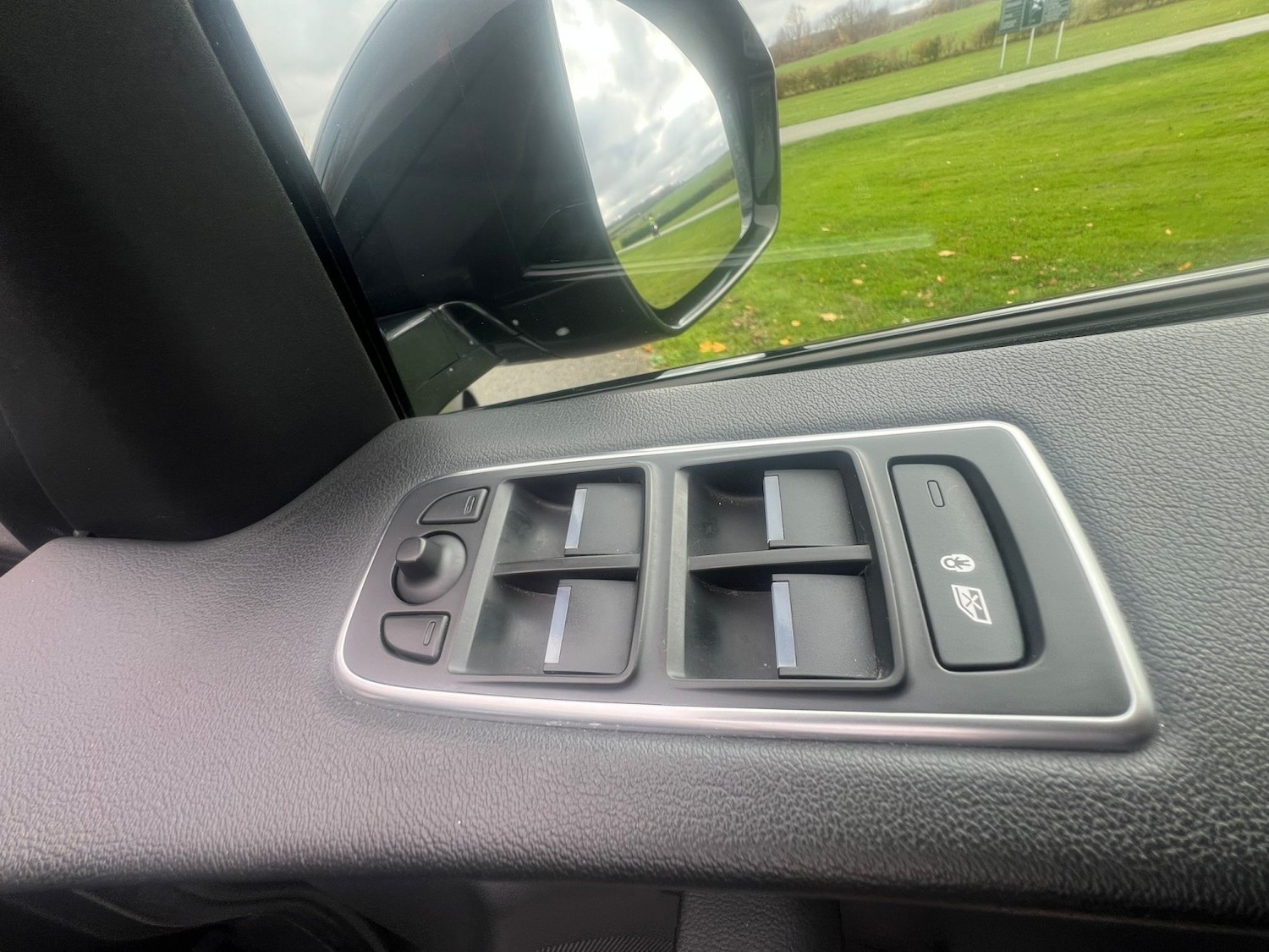 Used Jaguar F-Pace 2017 for sale - 76521126: Photo 30