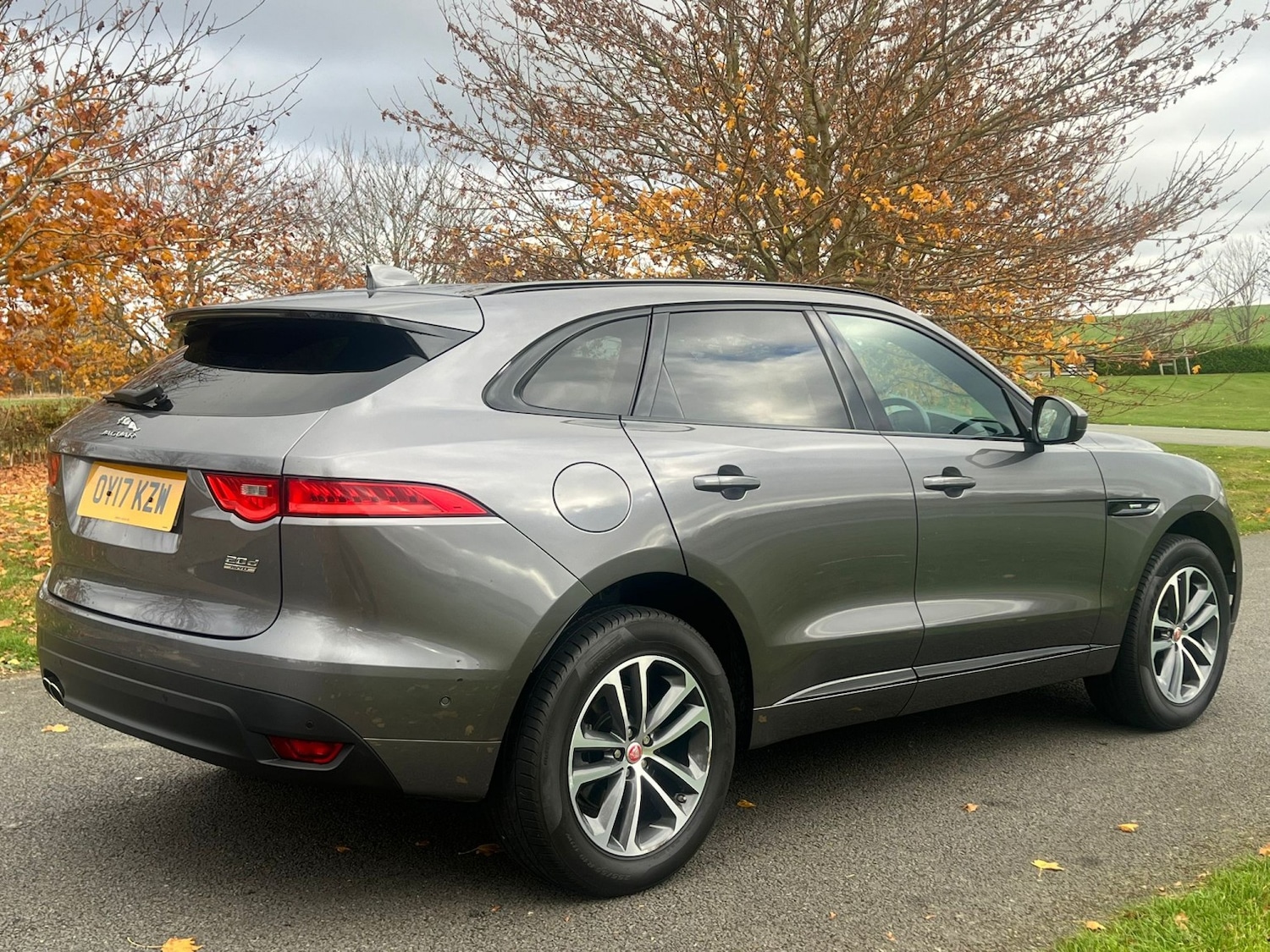 Used Jaguar F-Pace 2017 for sale - 76521126: Photo 4