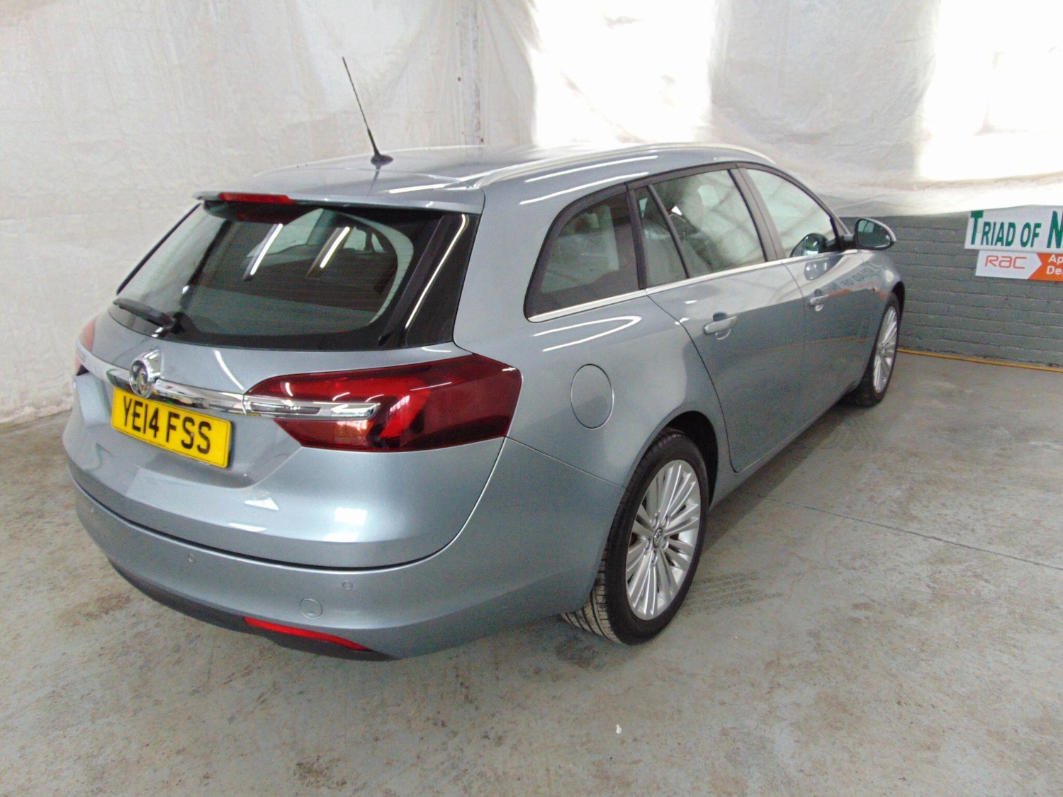 Used Vauxhall Insignia 2014 for sale - 77970170: Photo 3