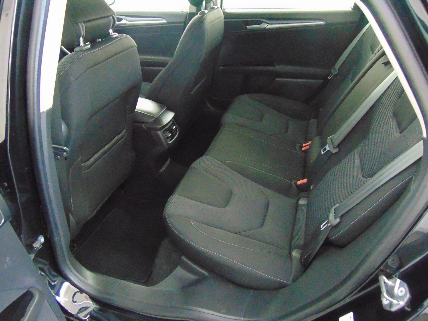 Used Ford Mondeo 2015 for sale - 77925456: Photo 20