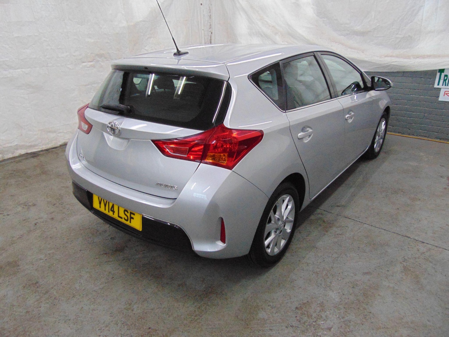 Used Toyota Auris 2014 for sale - 77290620: Photo 3