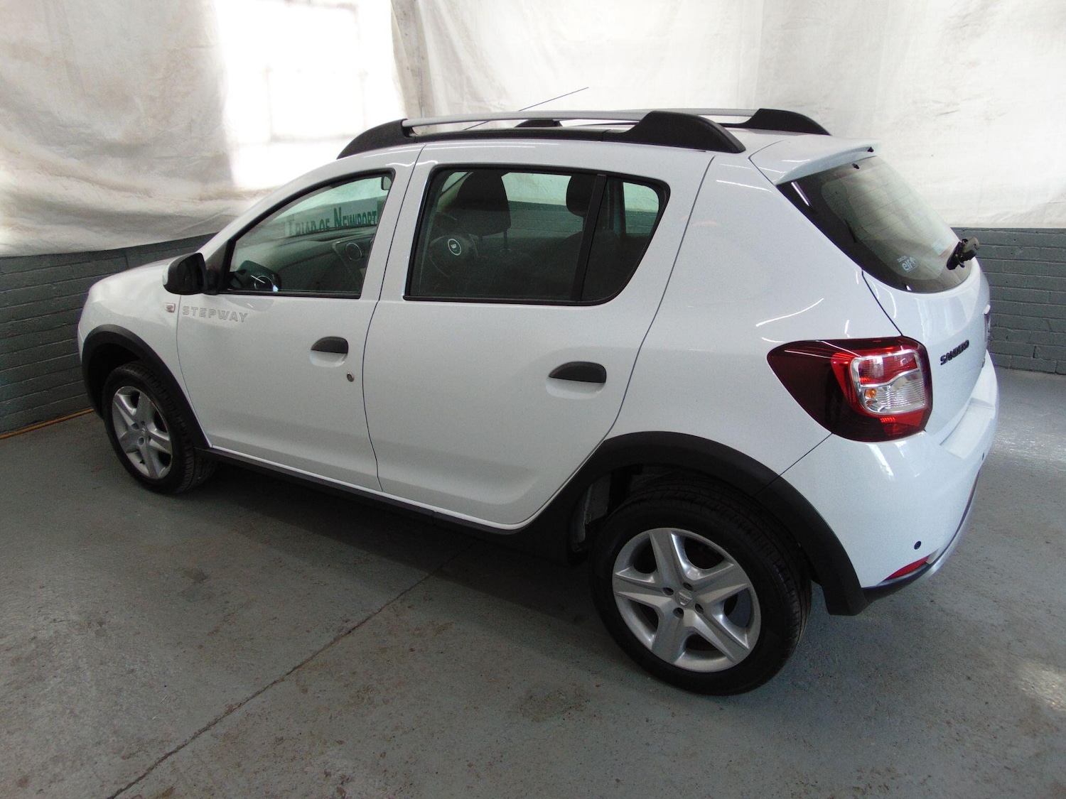 Used Dacia Sandero Stepway 2015 for sale - 76327137: Photo 6
