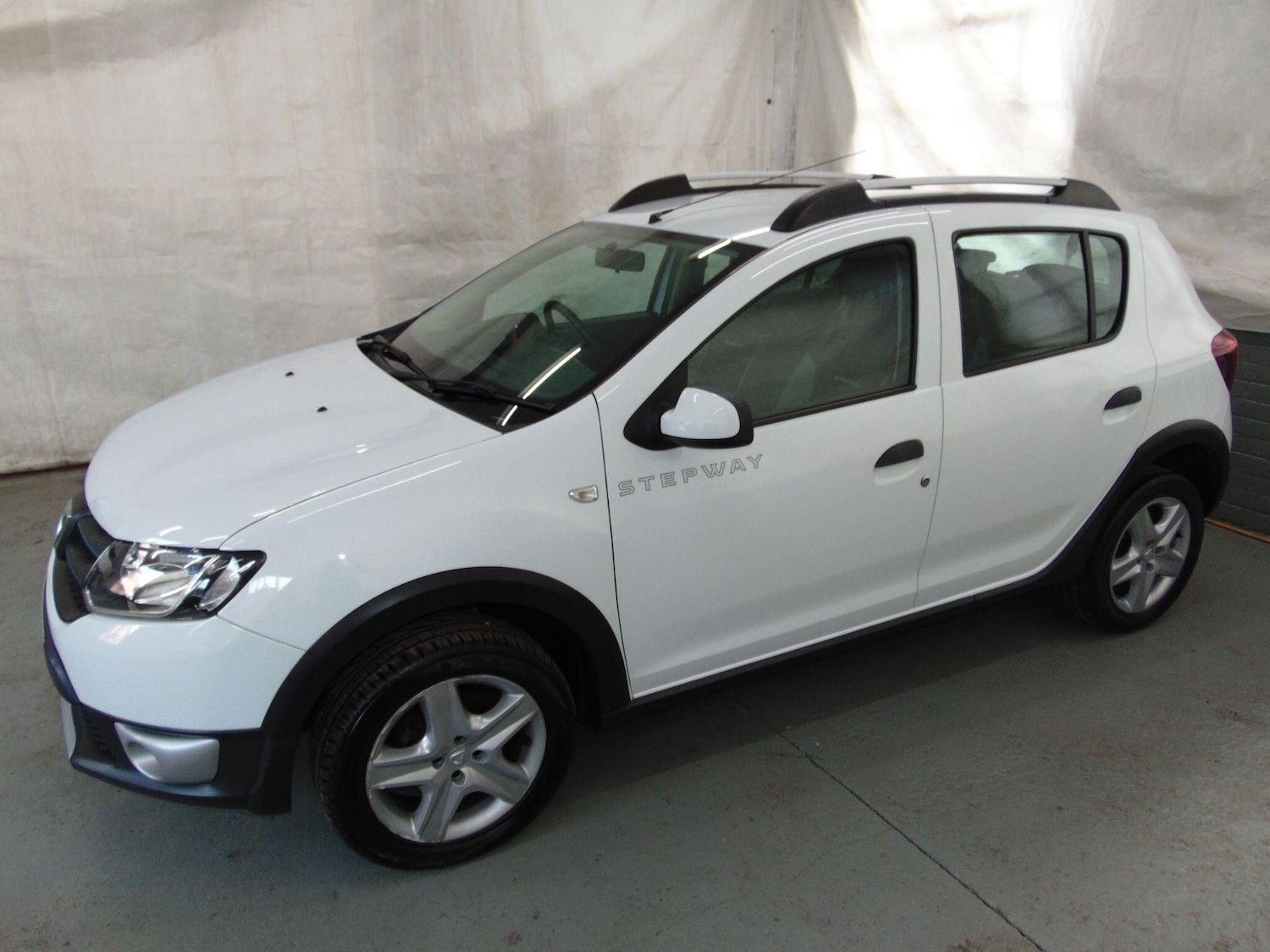 Used Dacia Sandero Stepway 2015 for sale - 76327137: Photo 8