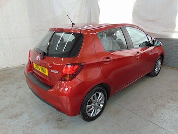 Used Toyota Yaris 2015 for sale - 78636379: Photo