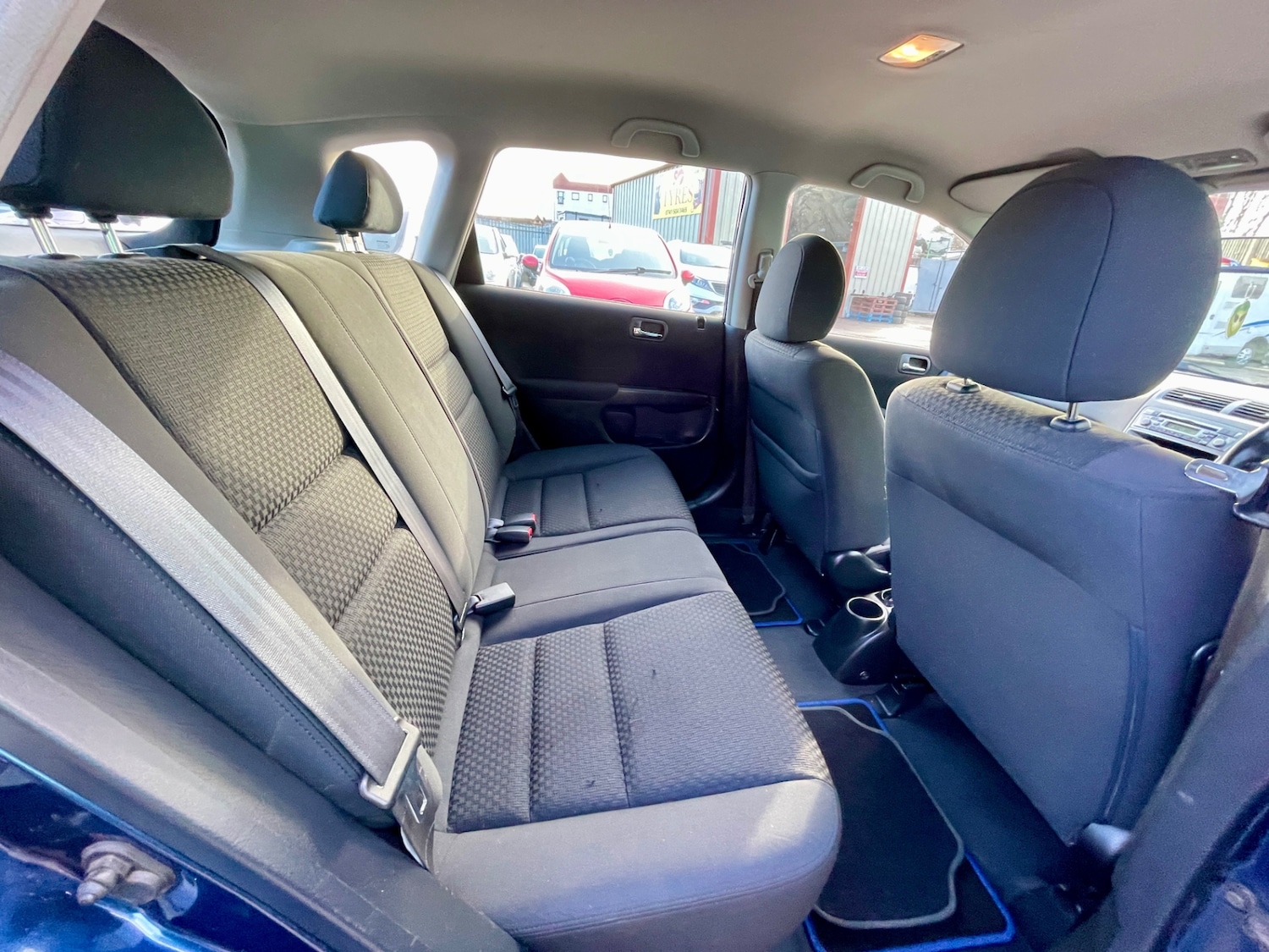 Used Honda Civic 2004 for sale - 77833605: Photo 6