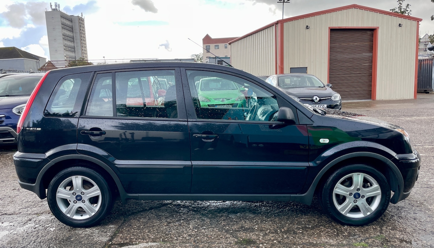 Used Ford Fusion 2010 for sale - 76894925: Photo 4