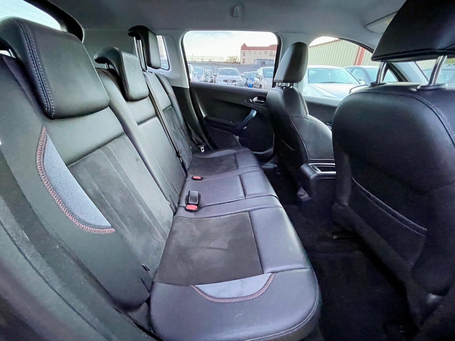 Used Peugeot 2008 2014 for sale - 76363201: Photo 5