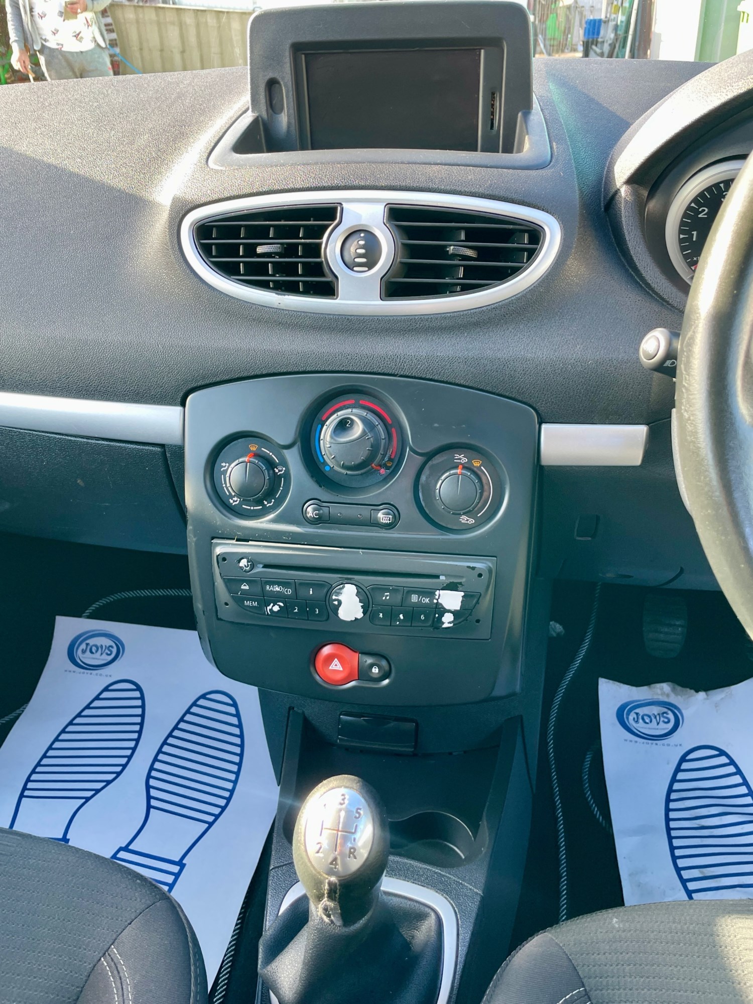 Renault Clio 2010 (60) - 1.2 16V Dynamique TomTom 5dr - Image 11