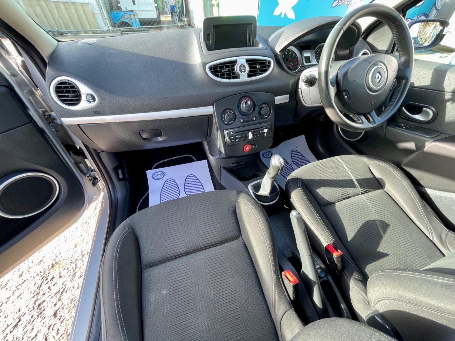 Renault Clio 2010 (60) - 1.2 16V Dynamique TomTom 5dr - Image 16
