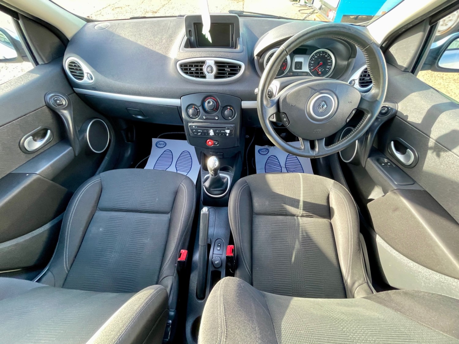 Renault Clio 2010 (60) - 1.2 16V Dynamique TomTom 5dr - Image 2