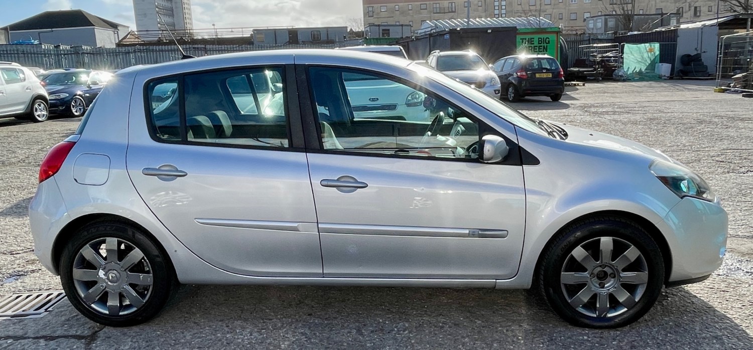 Renault Clio 2010 (60) - 1.2 16V Dynamique TomTom 5dr - Image 5