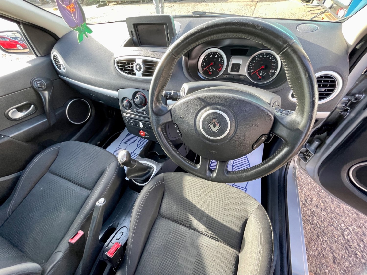 Renault Clio 2010 (60) - 1.2 16V Dynamique TomTom 5dr - Image 8