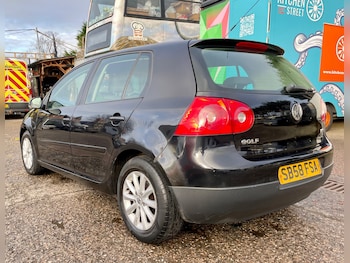 Used Volkswagen Golf 2009 for sale - 76958065: Photo