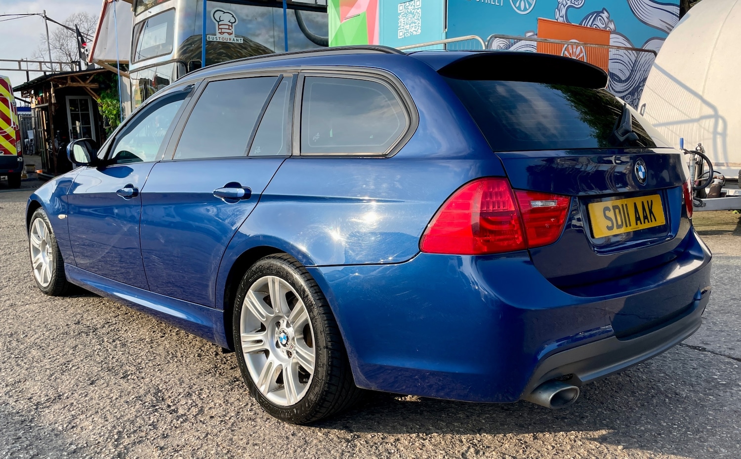 Used BMW 3 Series 2011 for sale - 77747336: Photo 2