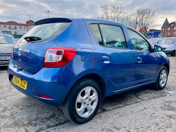 Used Dacia Sandero 2015 for sale - 78596382: Photo