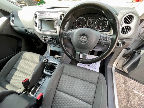 Used Volkswagen Tiguan 2011 for sale - 74928132: Photo 15