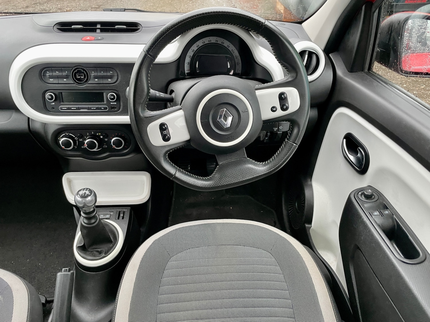 Used Renault Twingo 2015 for sale - 76479508: Photo 2