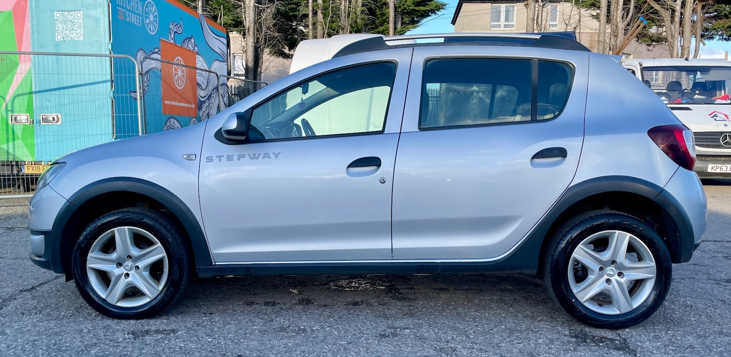 Used Dacia Sandero Stepway 2014 for sale - 77545326: Photo 5