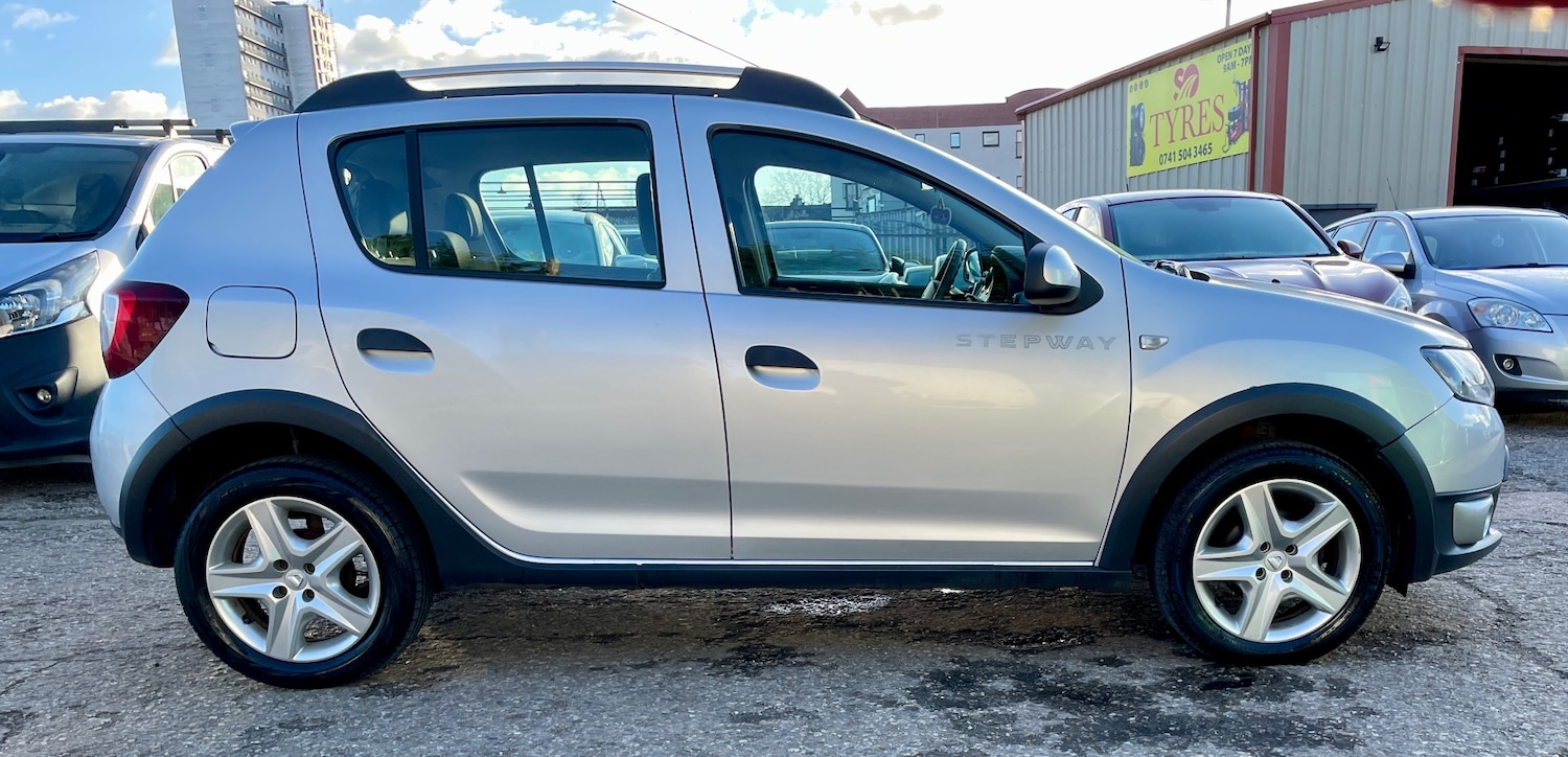 Used Dacia Sandero Stepway 2014 for sale - 77545326: Photo 9