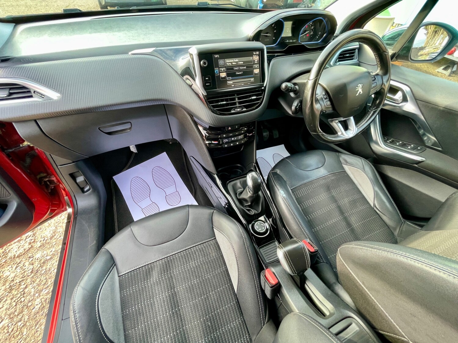 Used Peugeot 2008 2015 for sale - 77934751: Photo 18