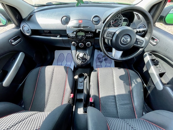 Used Mazda Mazda2 2010 for sale - 75026530: Photo 5