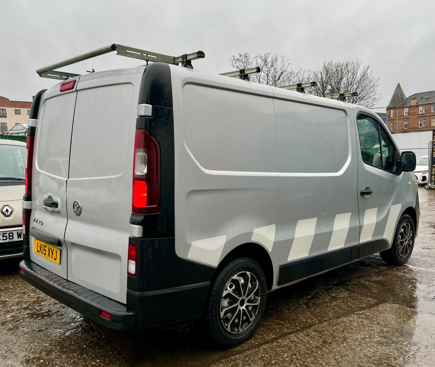 Used Vauxhall Vivaro 2015 for sale - 77632538: Photo 2