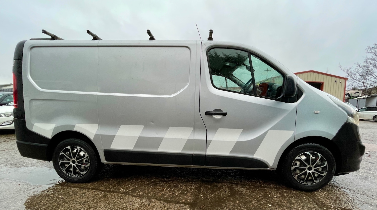 Used Vauxhall Vivaro 2015 for sale - 77632538: Photo 5