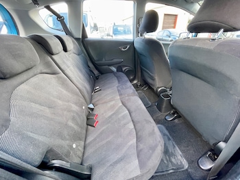 Used Honda Jazz 2010 for sale - 76194555: Photo 4
