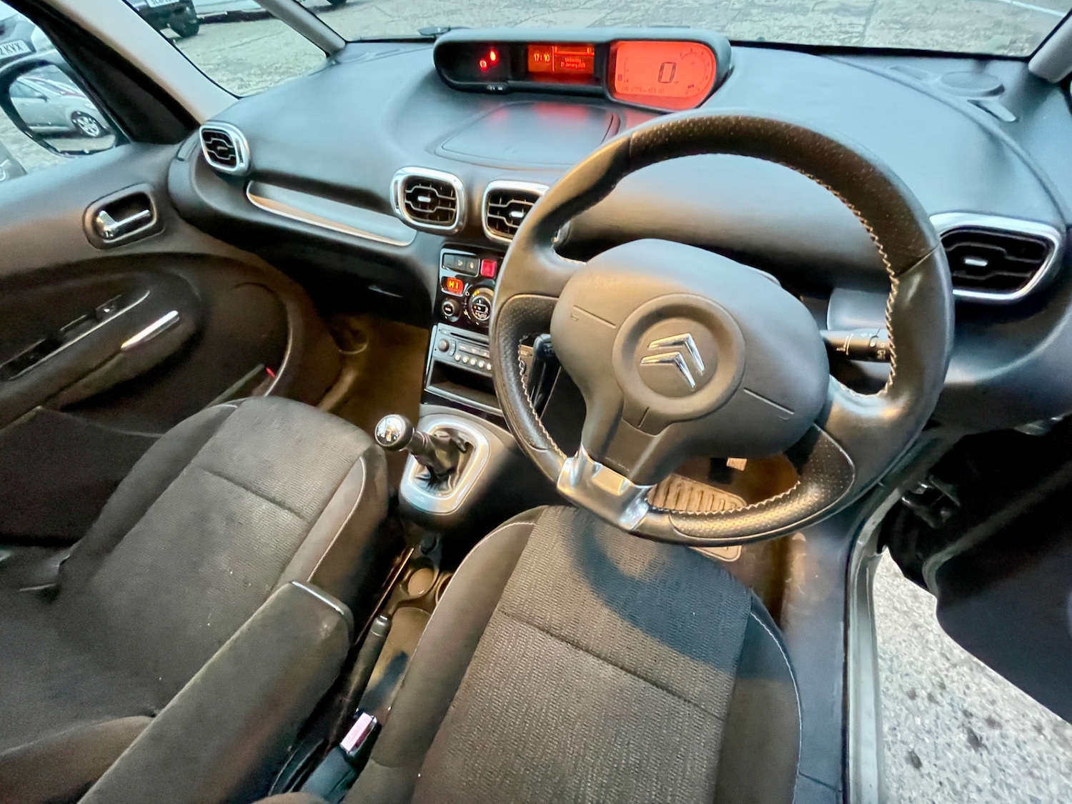 Used Citroen C3 Picasso 2011 for sale - 77274586: Photo 18