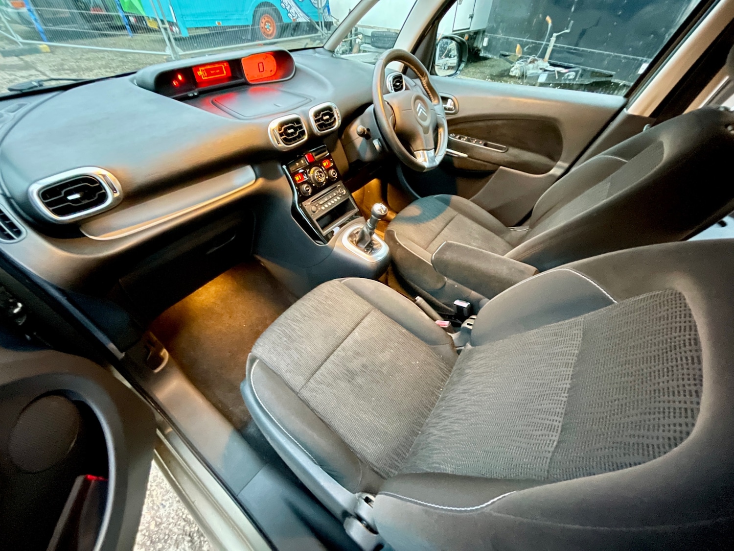 Used Citroen C3 Picasso 2011 for sale - 77274586: Photo 19