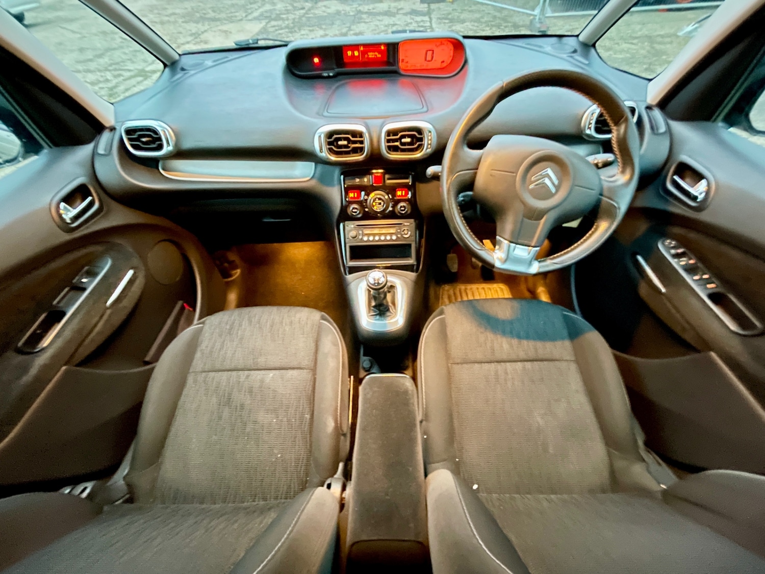 Used Citroen C3 Picasso 2011 for sale - 77274586: Photo 3