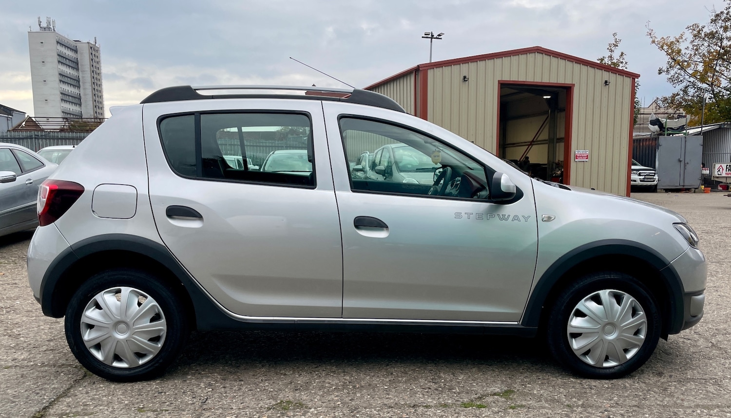 Used Dacia Sandero Stepway 2015 for sale - 76450385: Photo 10
