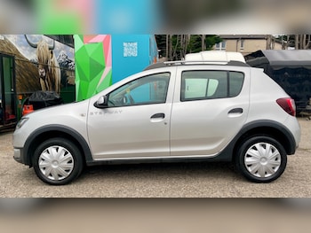 Used Dacia Sandero Stepway 2015 for sale - 76450385: Photo