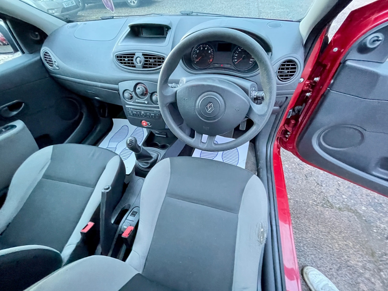 Used Renault Clio 2011 for sale - 77223073: Photo 13