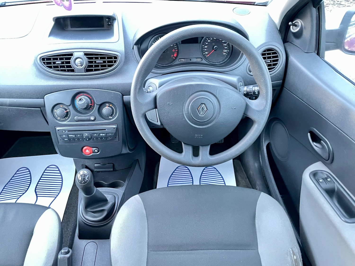 Used Renault Clio 2011 for sale - 77223073: Photo 15