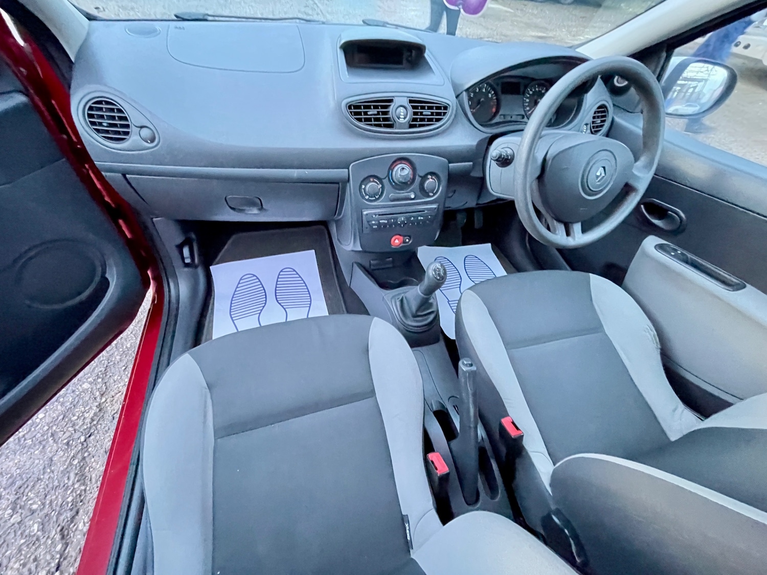 Used Renault Clio 2011 for sale - 77223073: Photo 16