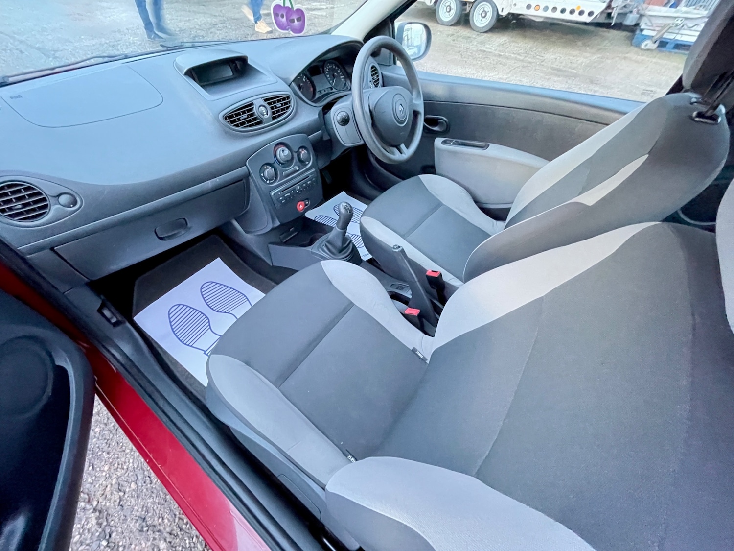 Used Renault Clio 2011 for sale - 77223073: Photo 17