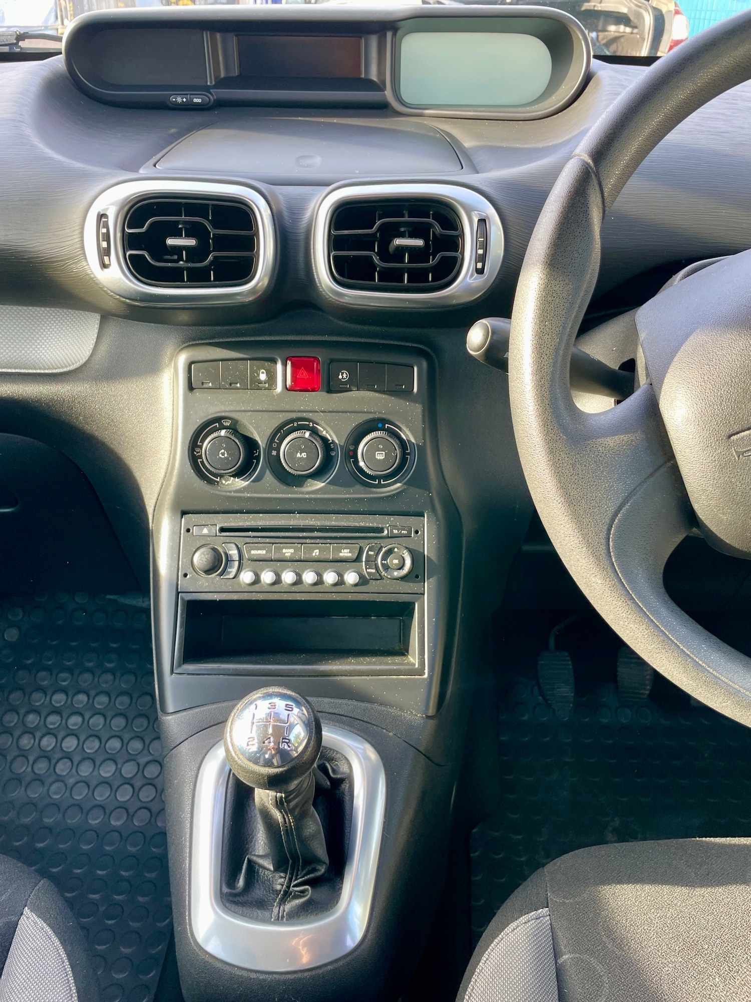 Used Citroen C3 Picasso 2010 for sale - 77584748: Photo 12