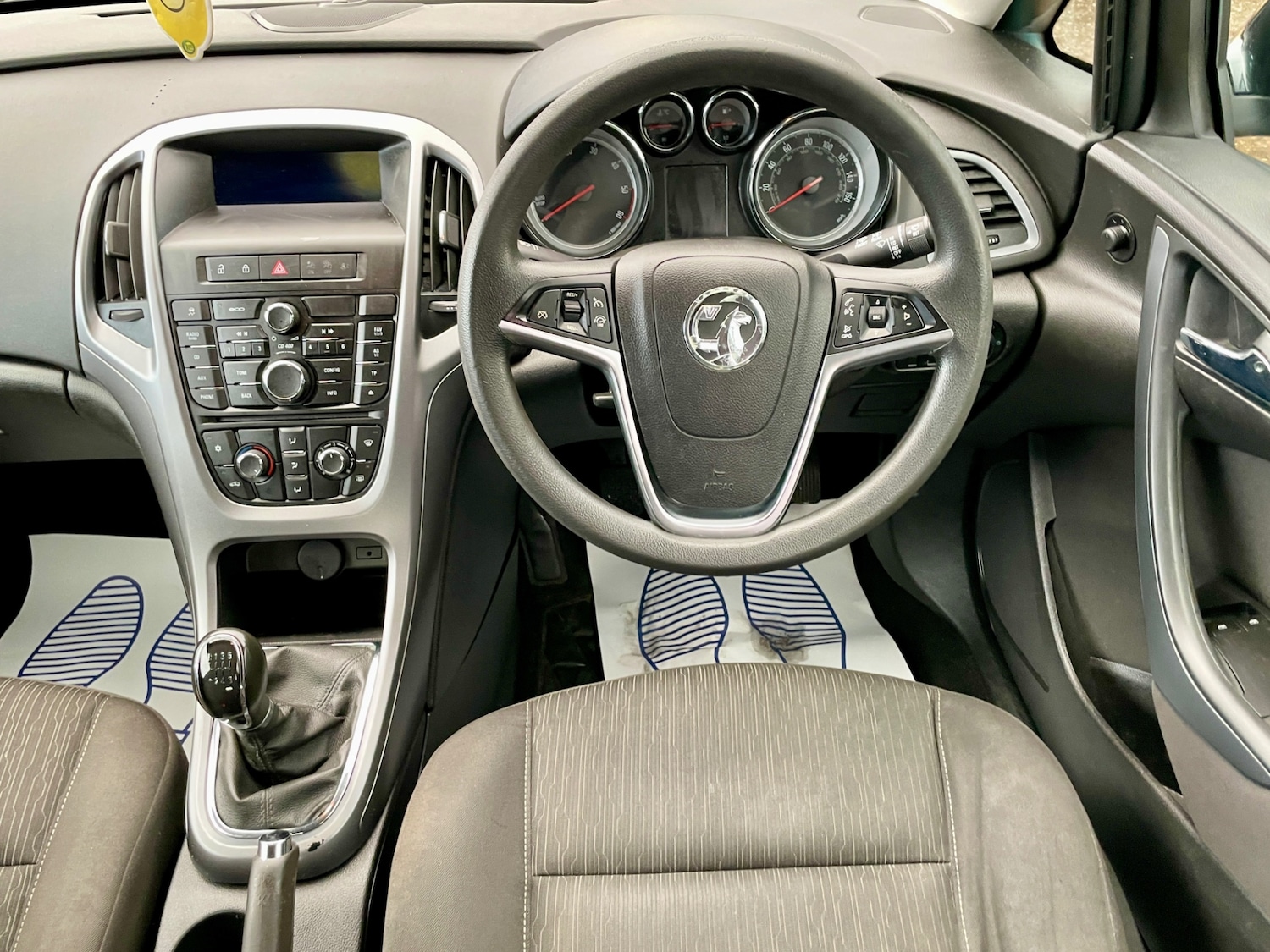 Used Vauxhall Astra 2015 for sale - 76656291: Photo 4