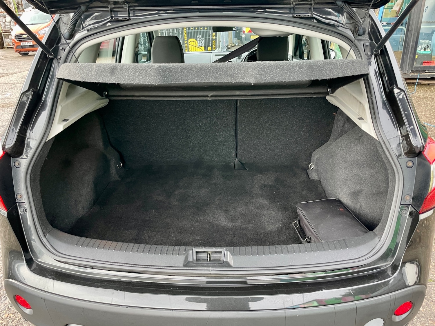 Used Nissan Qashqai 2011 for sale - 76982946: Photo 8