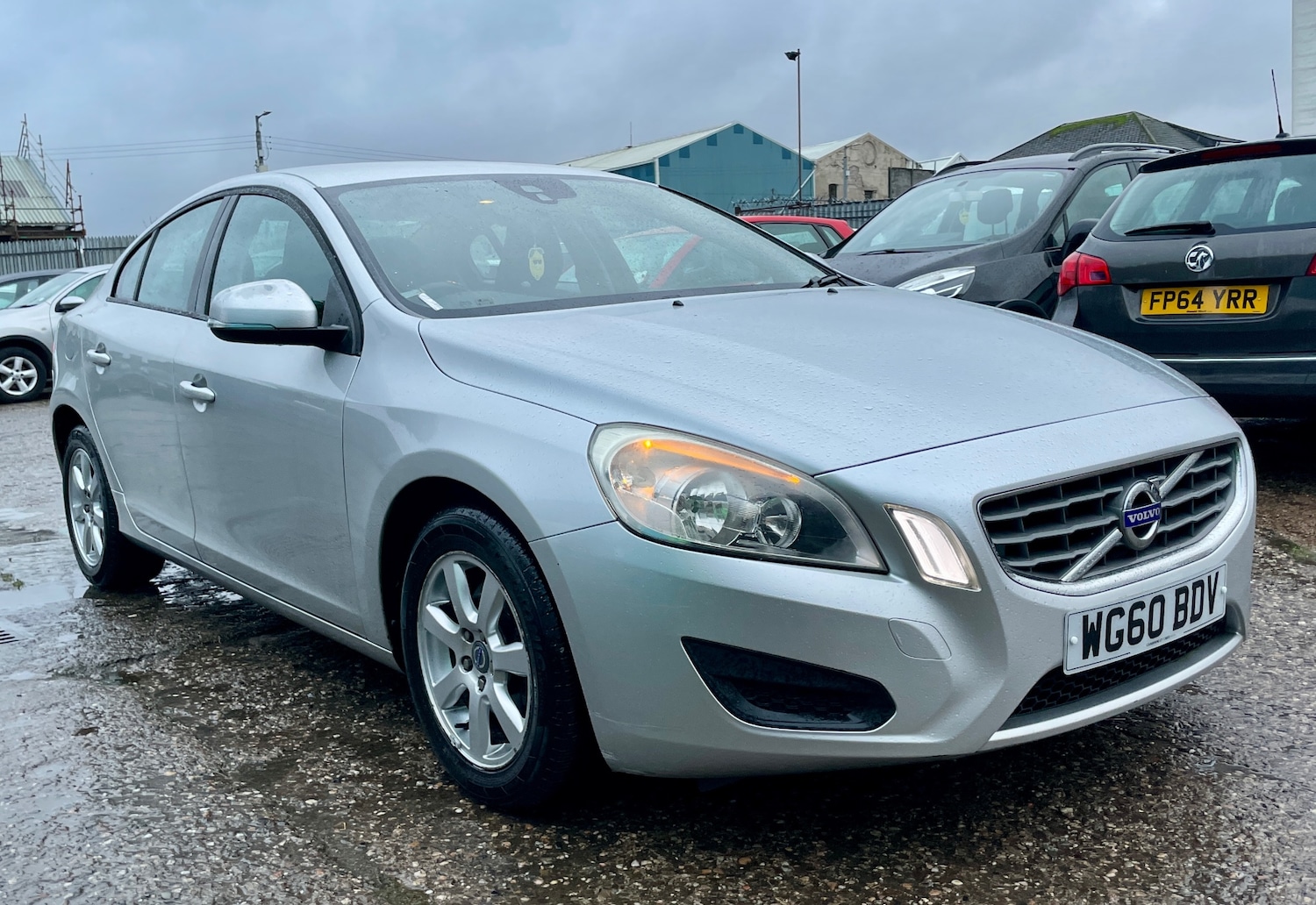 Used Volvo S60 2010 for sale - 76570732: Photo 2
