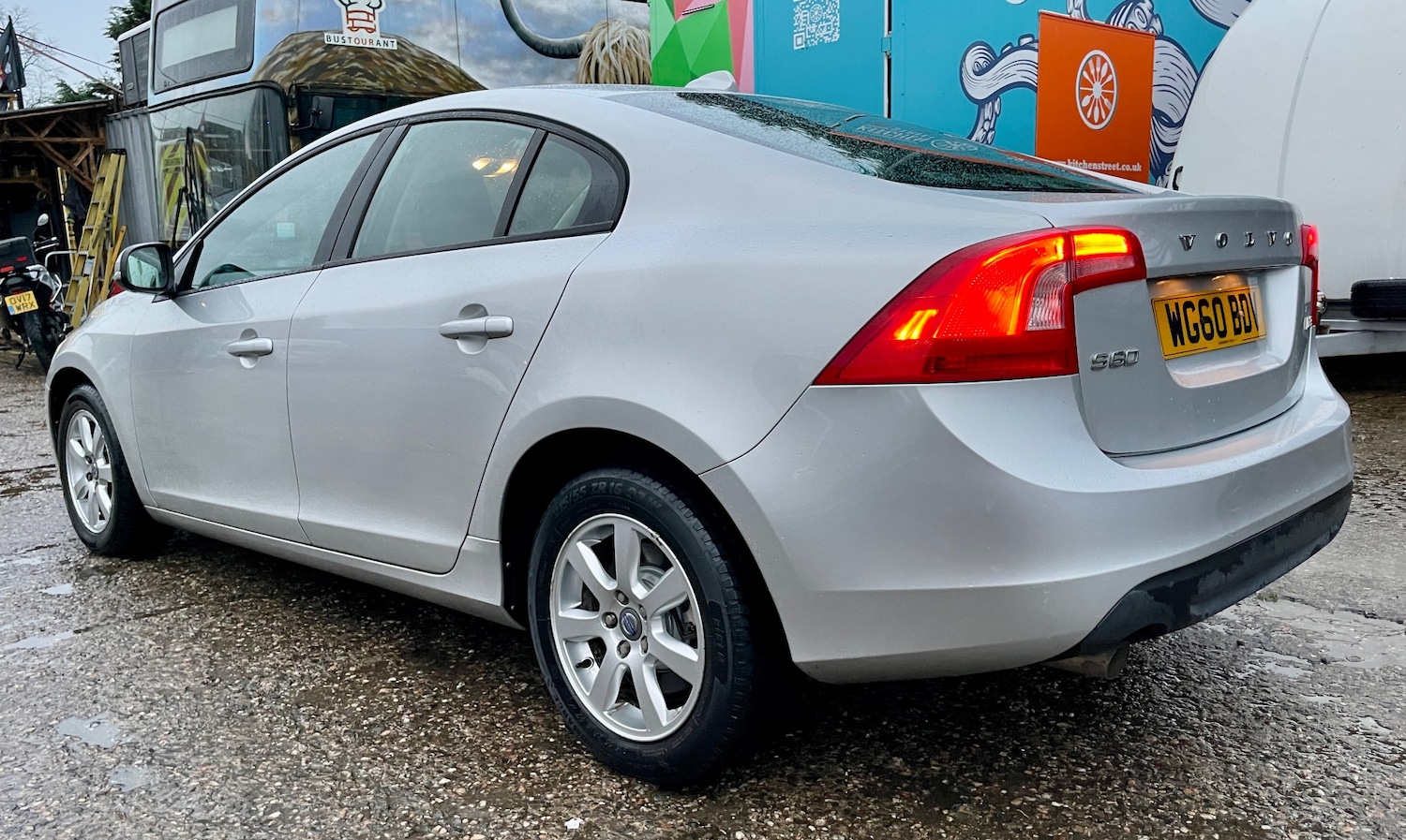 Used Volvo S60 2010 for sale - 76570732: Photo 3